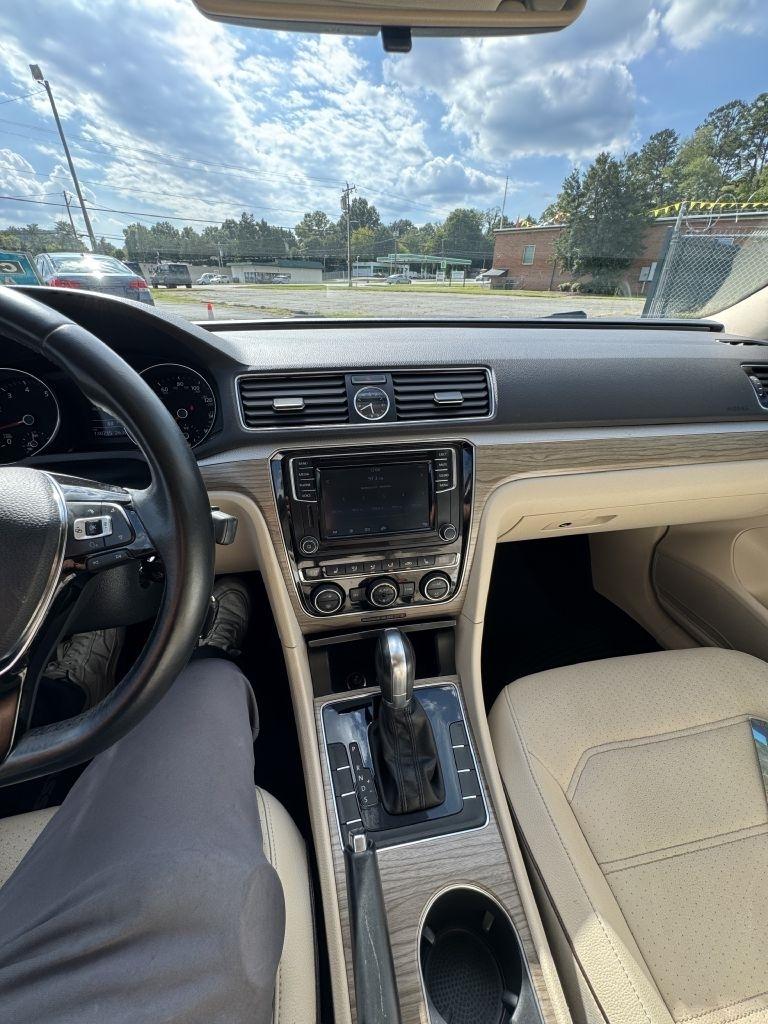 Volkswagen Passat SE 6A 2016