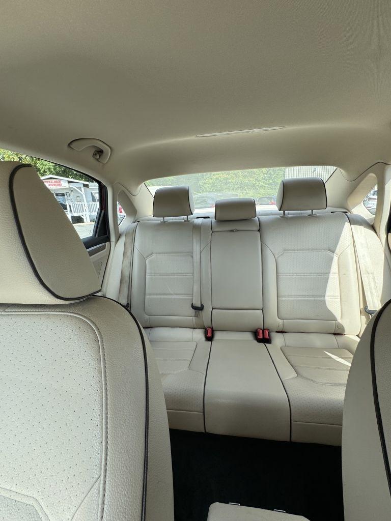 Volkswagen Passat SE 6A 2016
