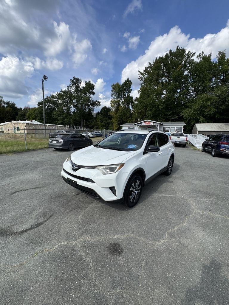 Toyota RAV4 LE FWD 2016