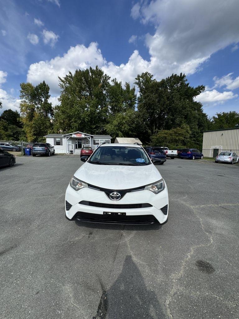 Toyota RAV4 LE FWD 2016