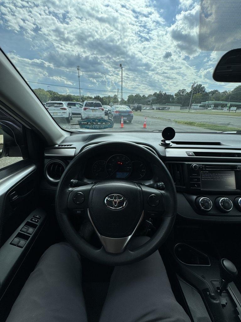 Toyota RAV4 LE FWD 2016