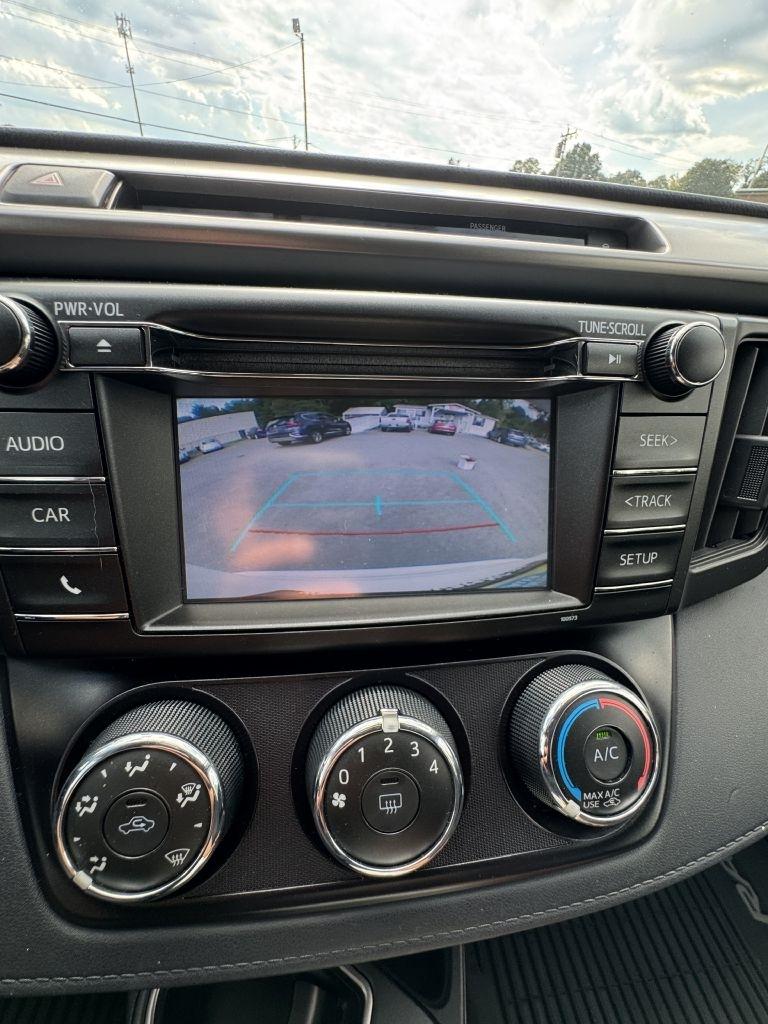 Toyota RAV4 LE FWD 2016