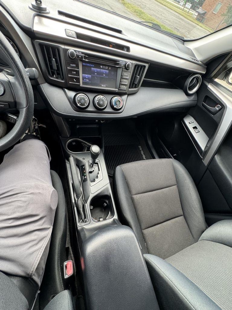 Toyota RAV4 LE FWD 2016