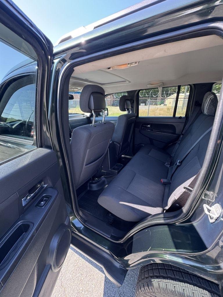 Jeep Liberty Sport 2WD 2012