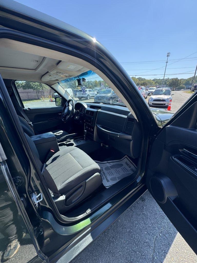 Jeep Liberty Sport 2WD 2012