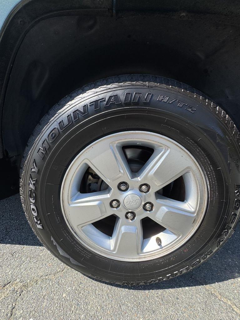 Jeep Liberty Sport 2WD 2012