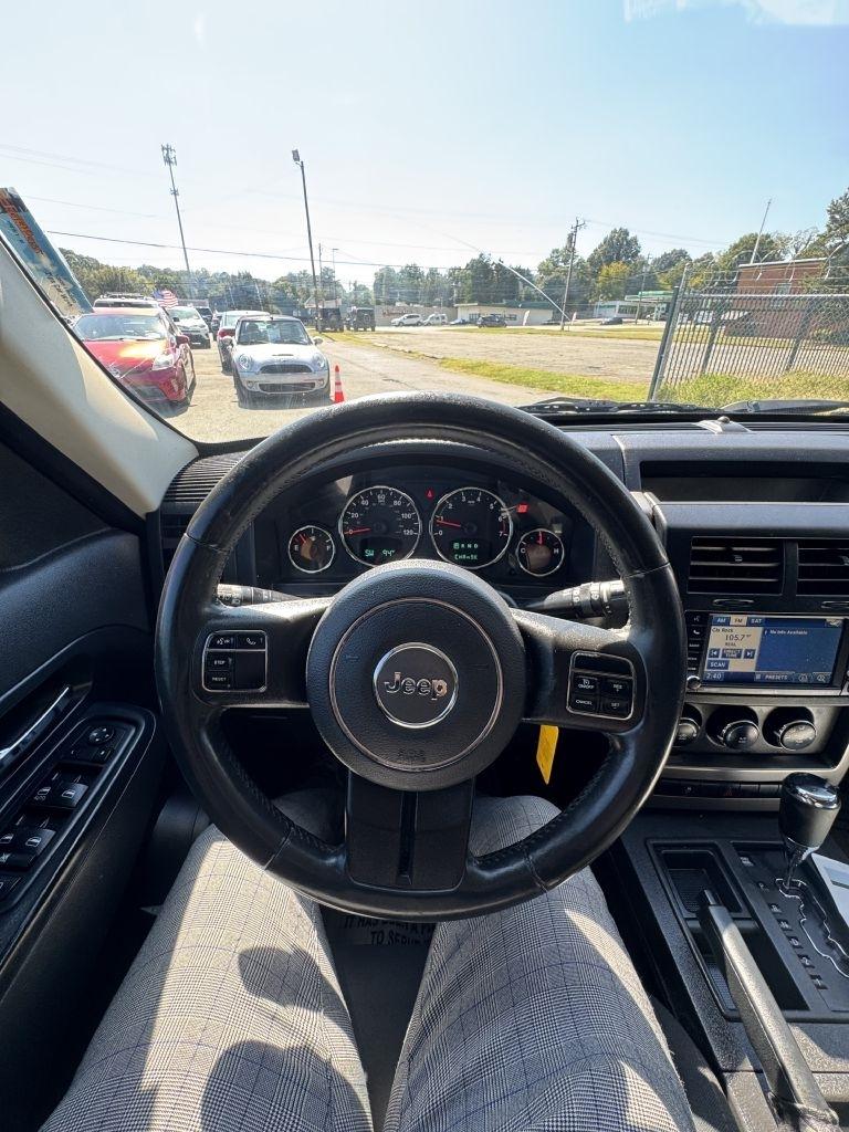Jeep Liberty Sport 2WD 2012