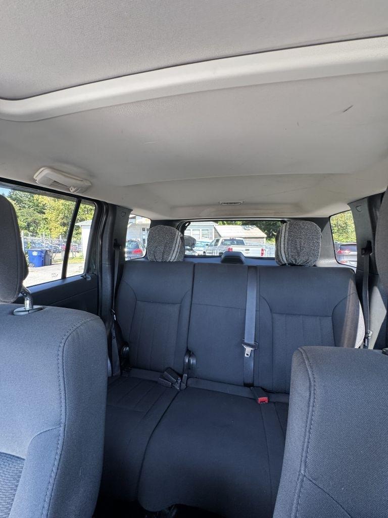Jeep Liberty Sport 2WD 2012