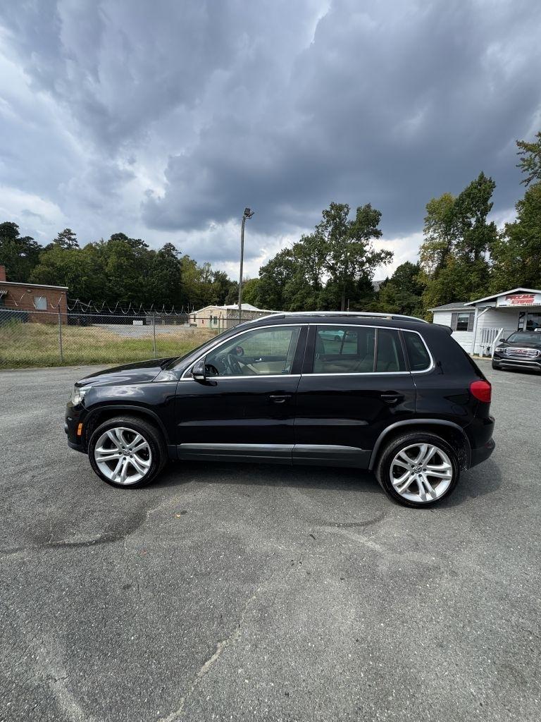 Volkswagen Tiguan S 2012