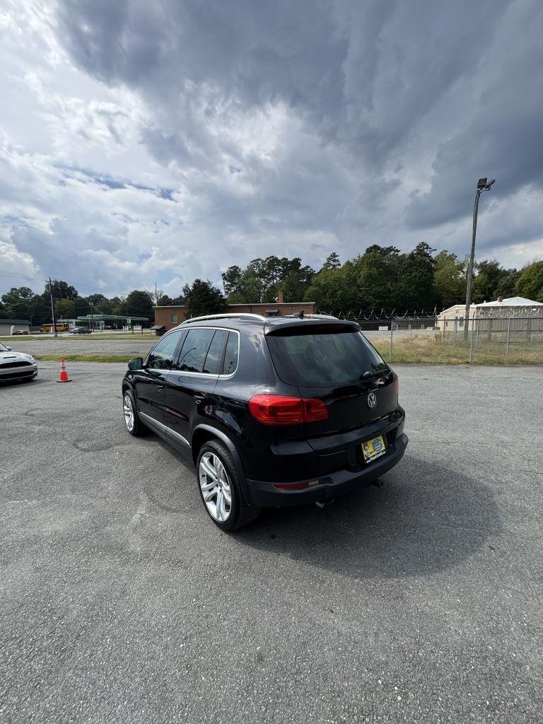 Volkswagen Tiguan S 2012