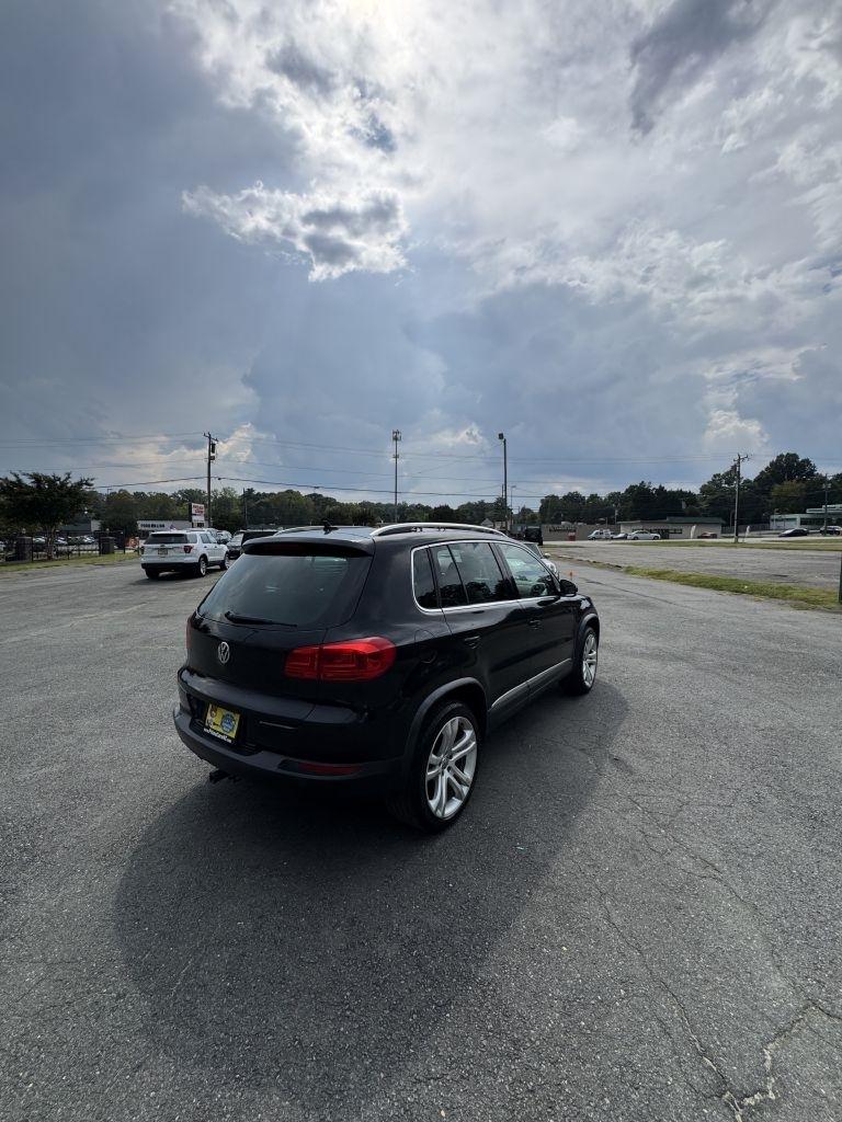 Volkswagen Tiguan S 2012