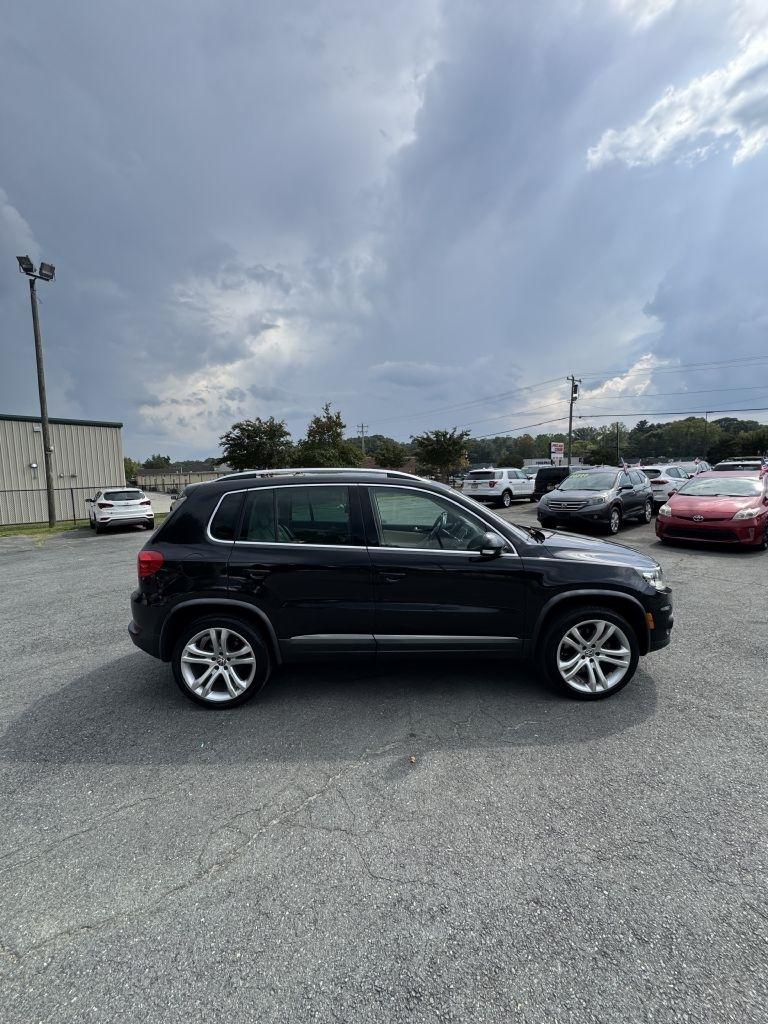 Volkswagen Tiguan S 2012