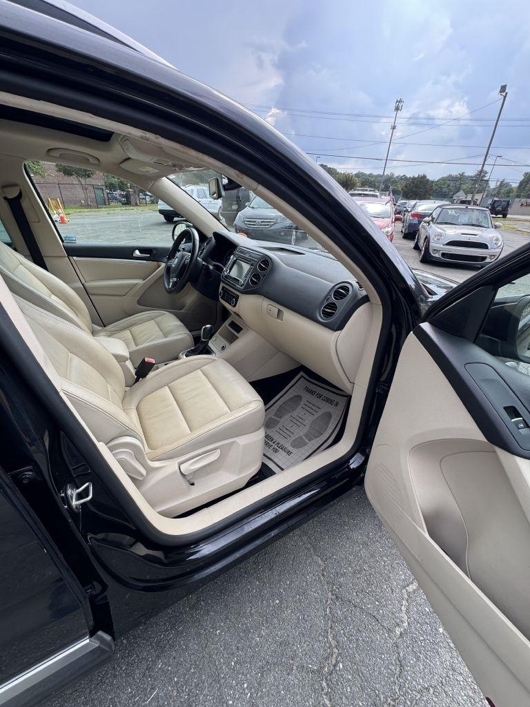Volkswagen Tiguan S 2012