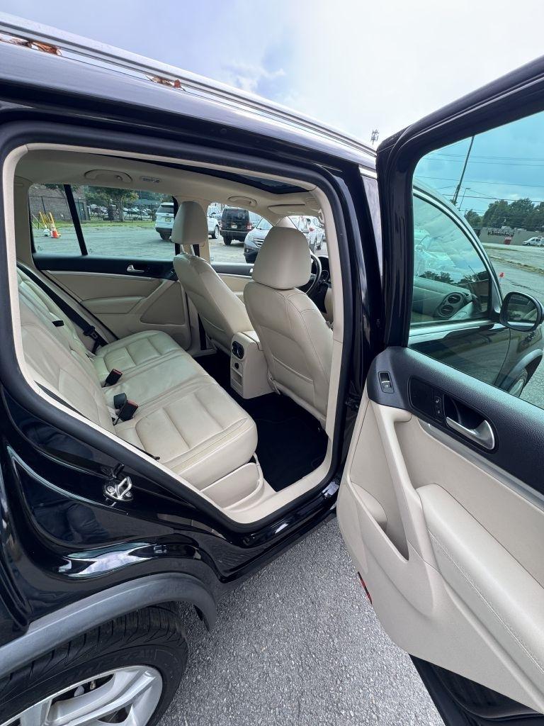 Volkswagen Tiguan S 2012