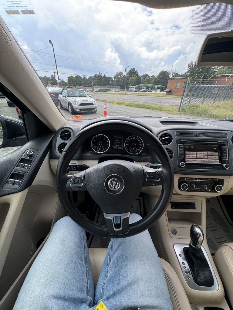 Volkswagen Tiguan S 2012