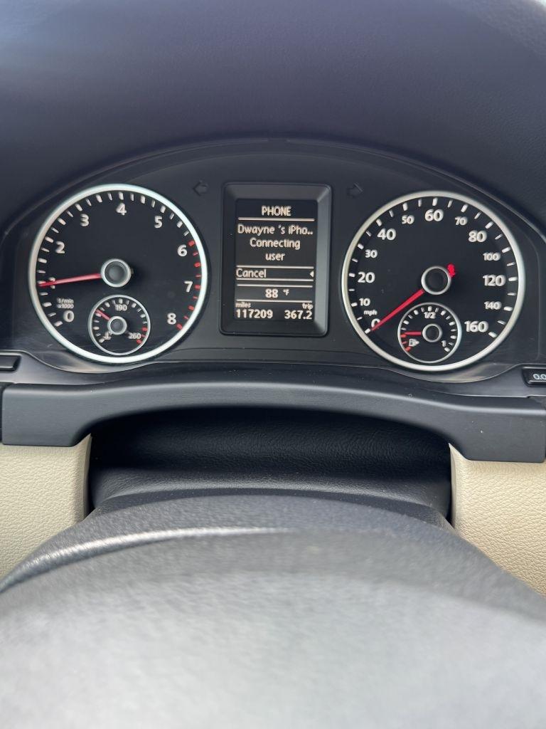 Volkswagen Tiguan S 2012