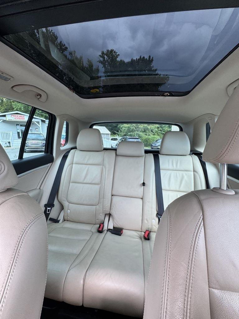 Volkswagen Tiguan S 2012