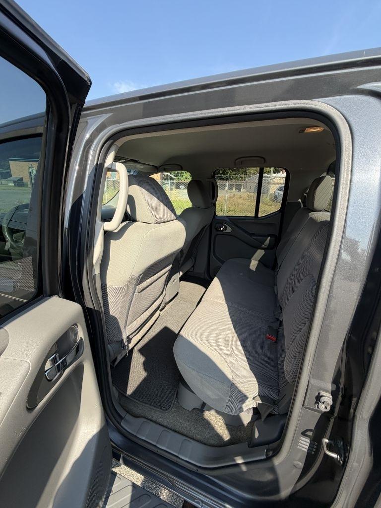 Nissan Frontier SE Crew Cab 2WD 2010