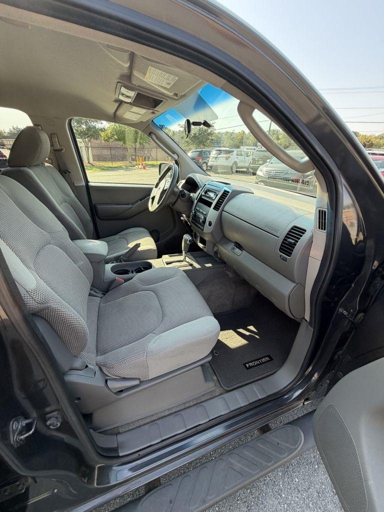 Nissan Frontier SE Crew Cab 2WD 2010