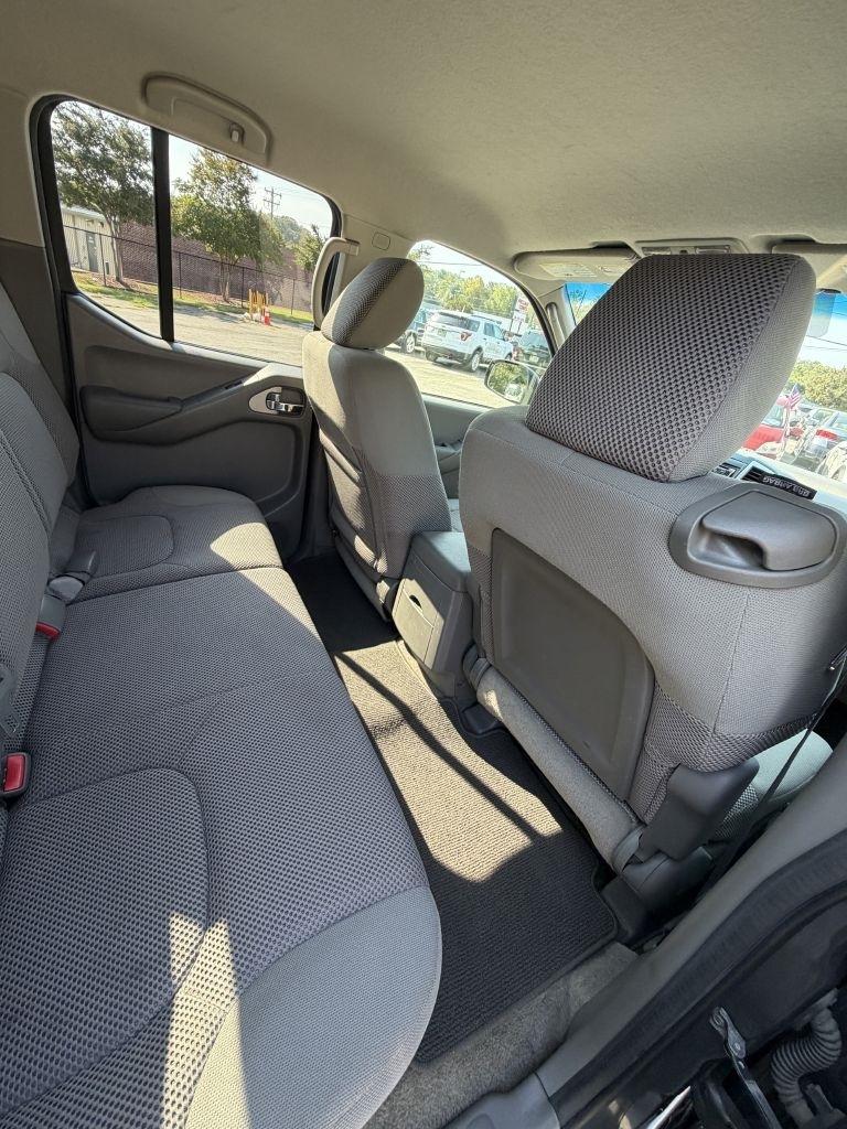 Nissan Frontier SE Crew Cab 2WD 2010