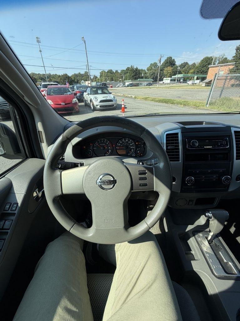 Nissan Frontier SE Crew Cab 2WD 2010
