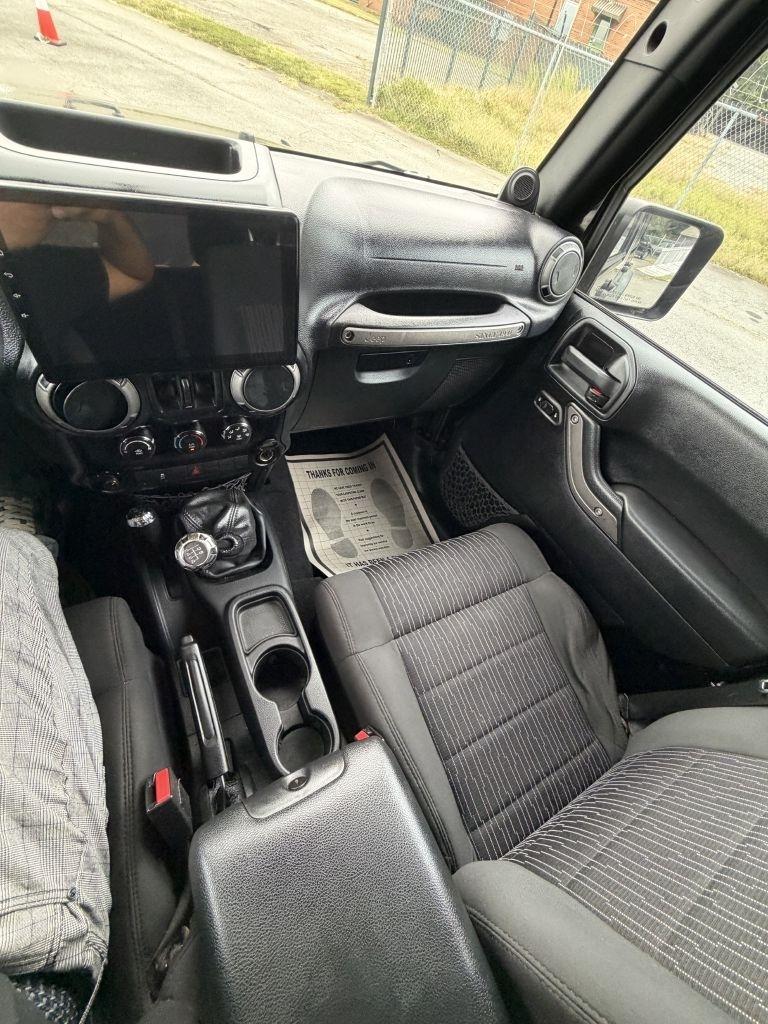 Jeep Wrangler Unlimited Sport 4WD 2012