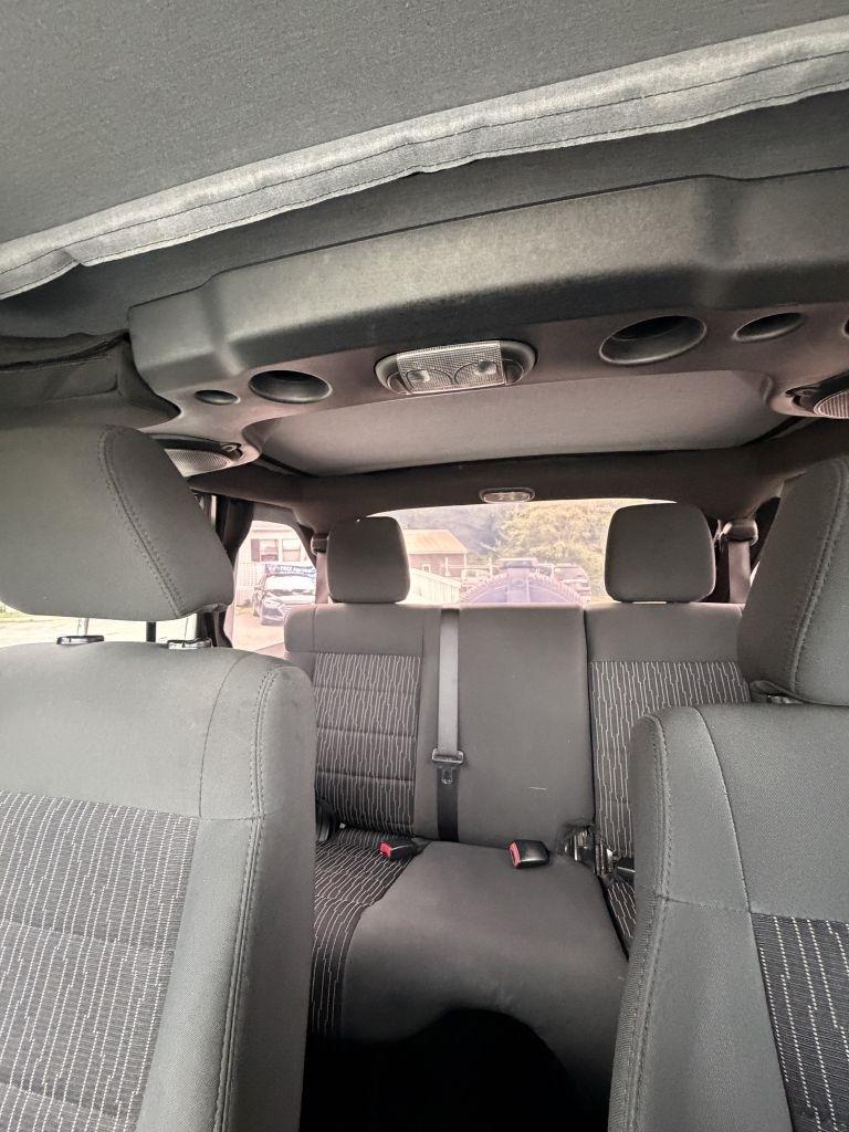 Jeep Wrangler Unlimited Sport 4WD 2012
