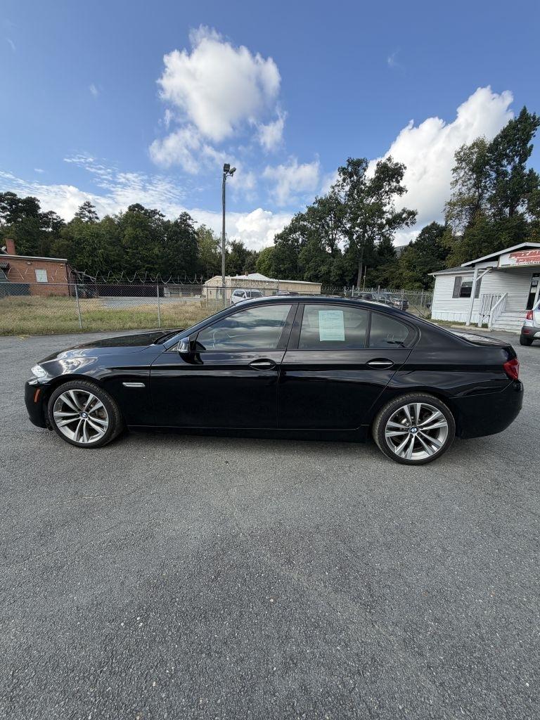 BMW 5-Series 528i 2016