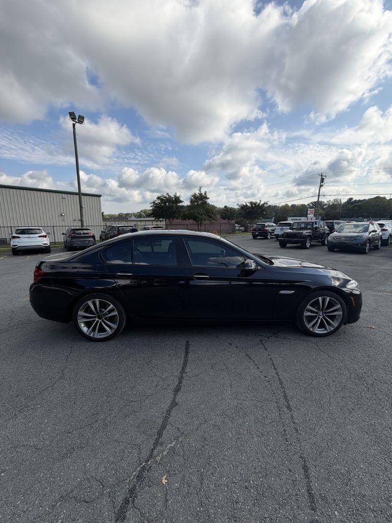 BMW 5-Series 528i 2016