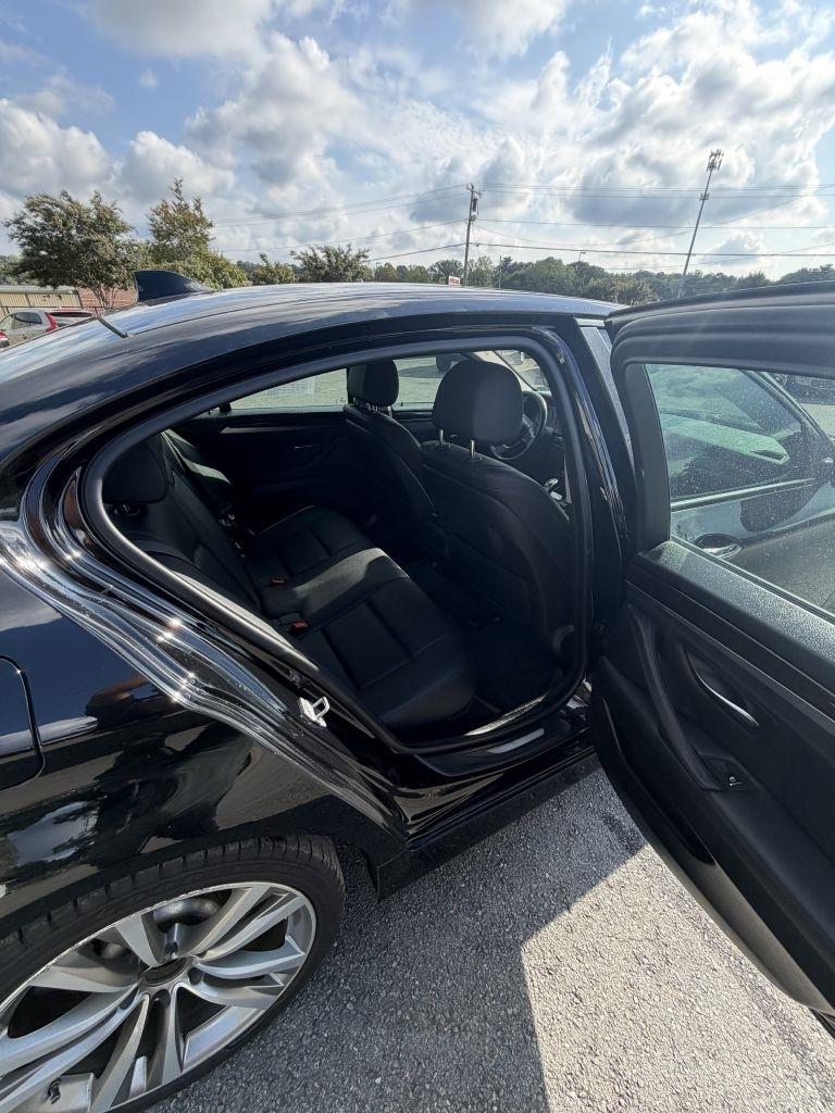 BMW 5-Series 528i 2016