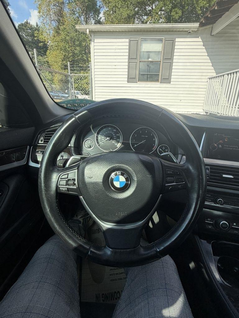 BMW 5-Series 528i 2016