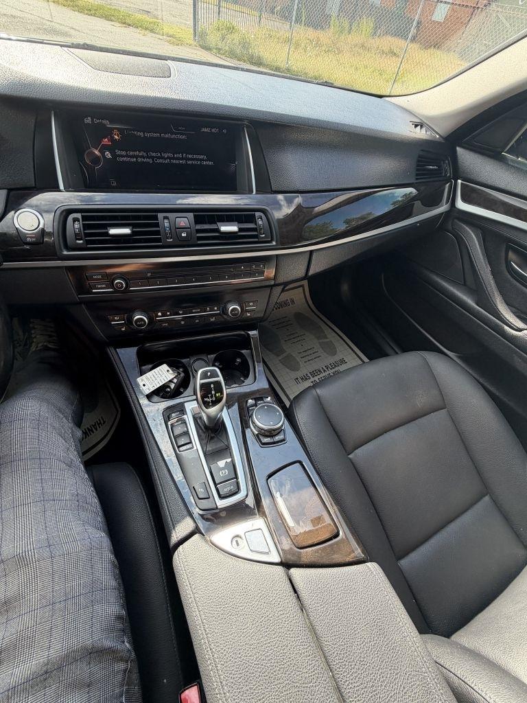 BMW 5-Series 528i 2016