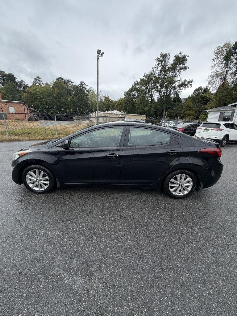 Hyundai Elantra SE 6AT 2016