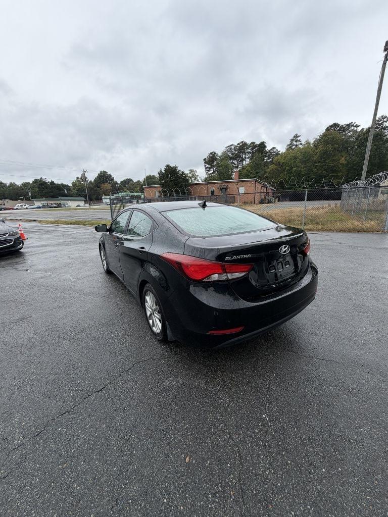 Hyundai Elantra SE 6AT 2016