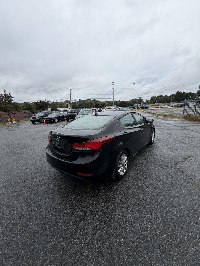 Hyundai Elantra SE 6AT 2016