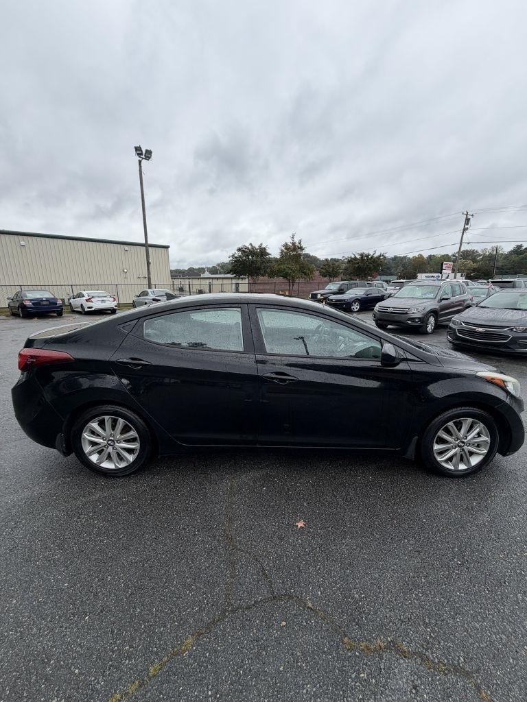 Hyundai Elantra SE 6AT 2016