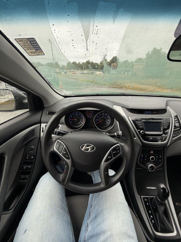 Hyundai Elantra SE 6AT 2016