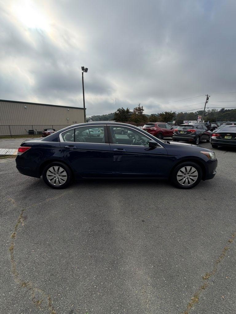 Honda Accord LX sedan AT 2009