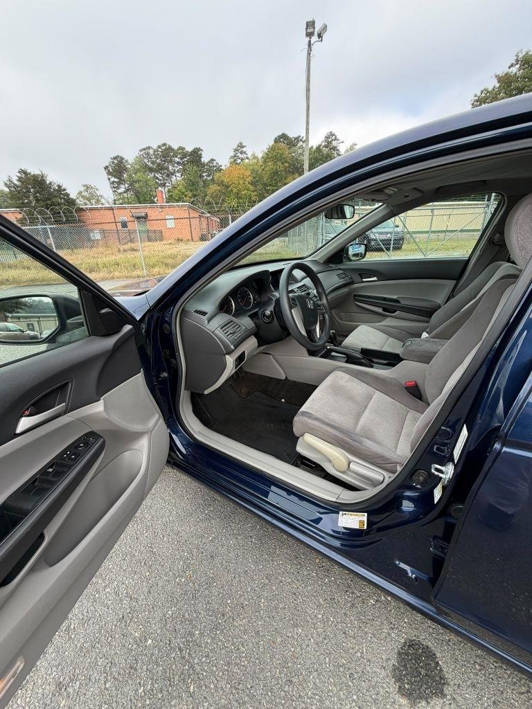 Honda Accord LX sedan AT 2009
