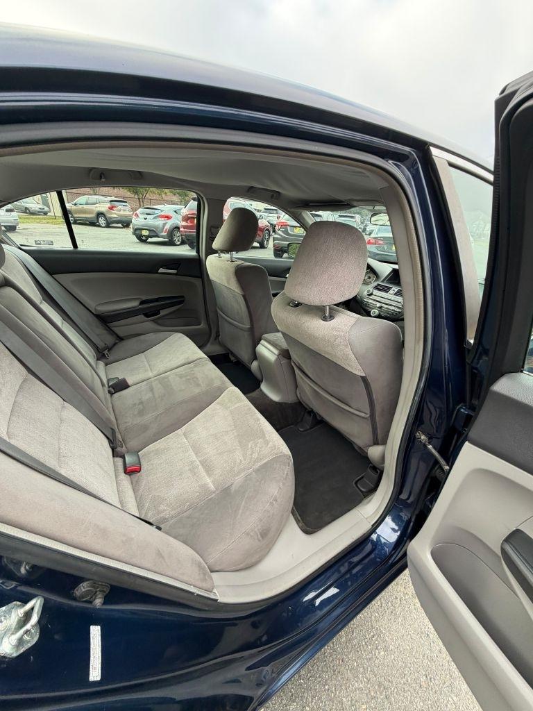 Honda Accord LX sedan AT 2009