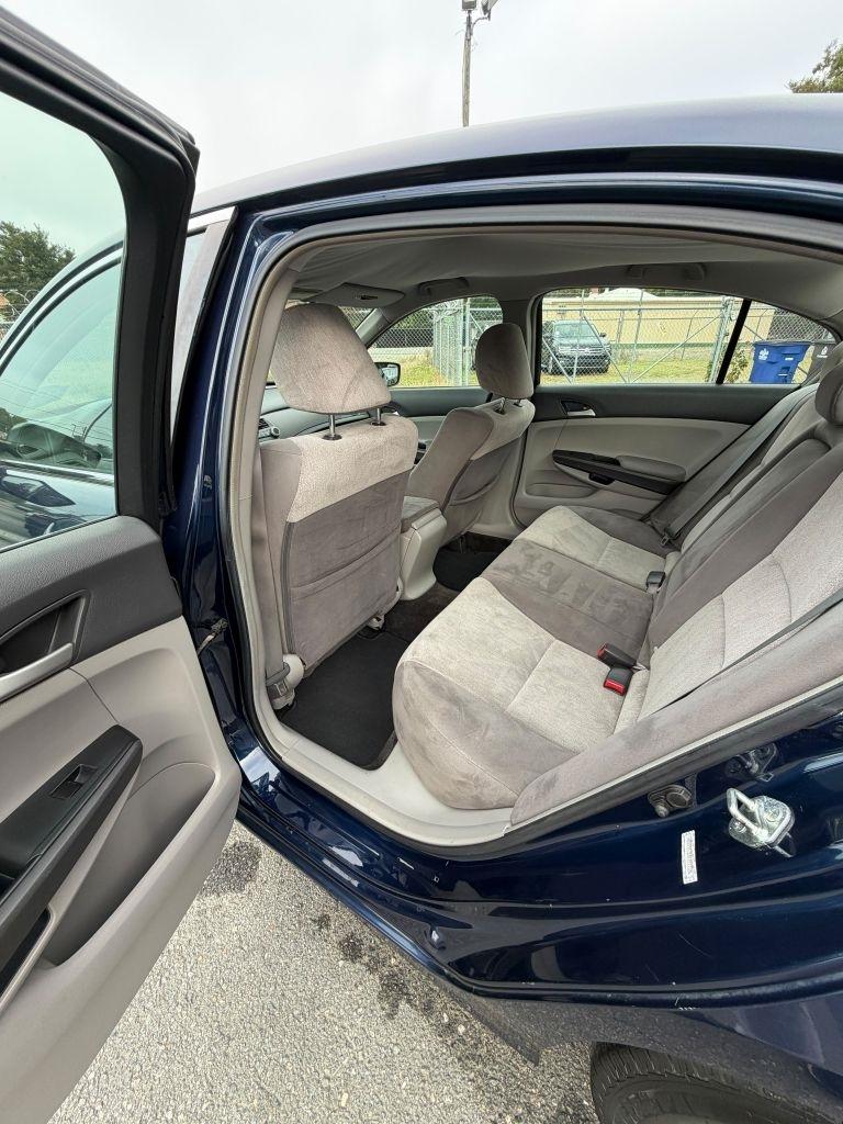 Honda Accord LX sedan AT 2009