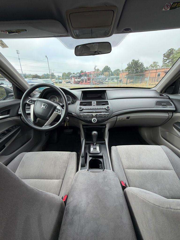 Honda Accord LX sedan AT 2009