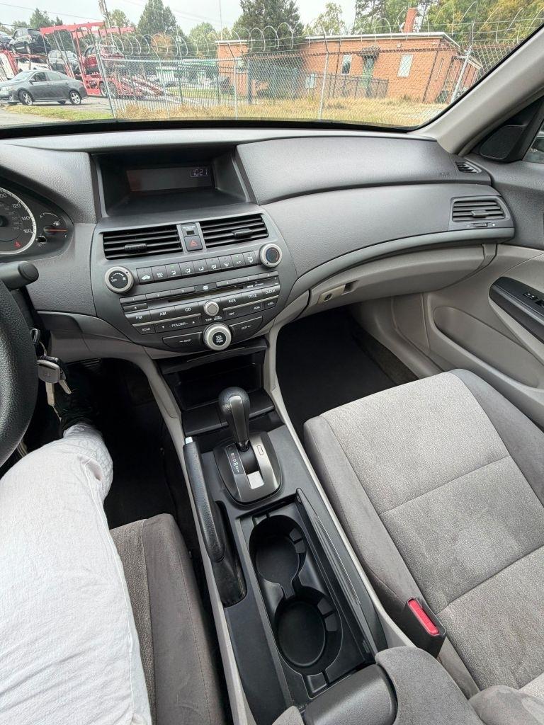 Honda Accord LX sedan AT 2009