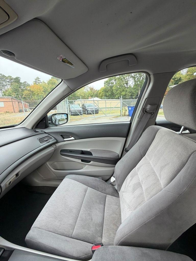 Honda Accord LX sedan AT 2009