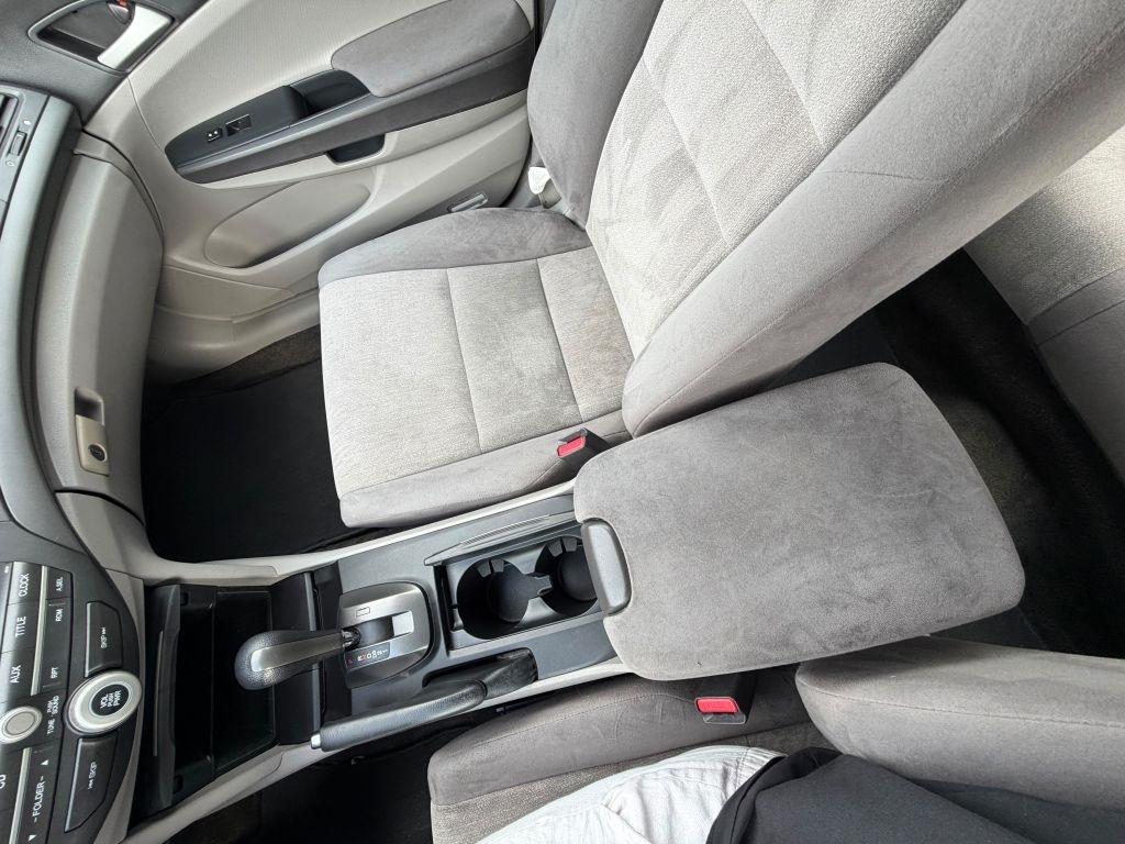 Honda Accord LX sedan AT 2009