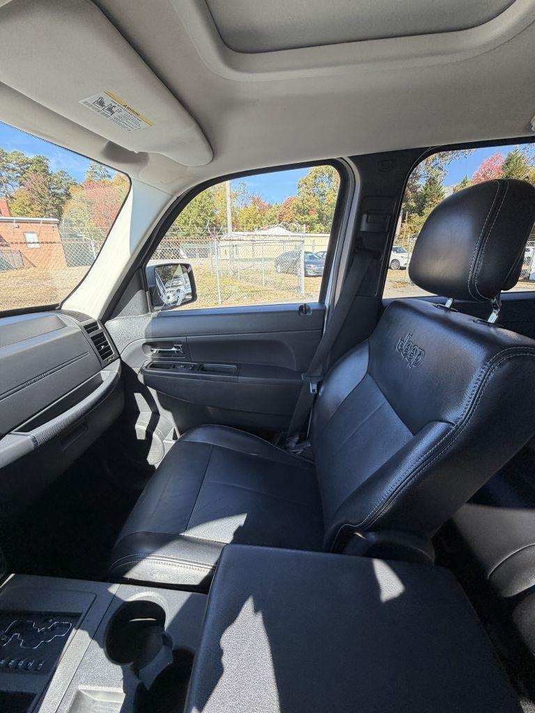 Jeep Liberty Sport 4WD 2012