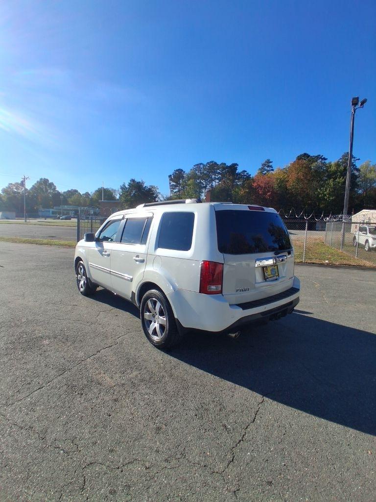 Honda Pilot Touring 2WD 5-Spd AT with DVD 2014