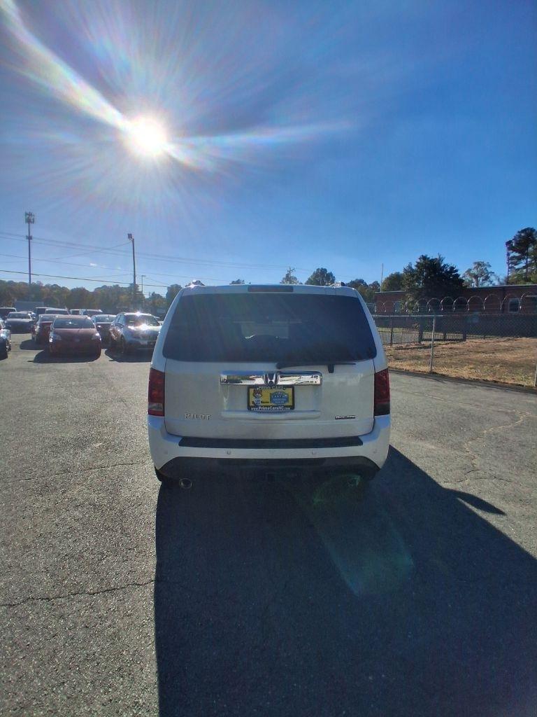 Honda Pilot Touring 2WD 5-Spd AT with DVD 2014