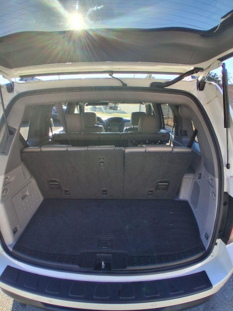 Honda Pilot Touring 2WD 5-Spd AT with DVD 2014