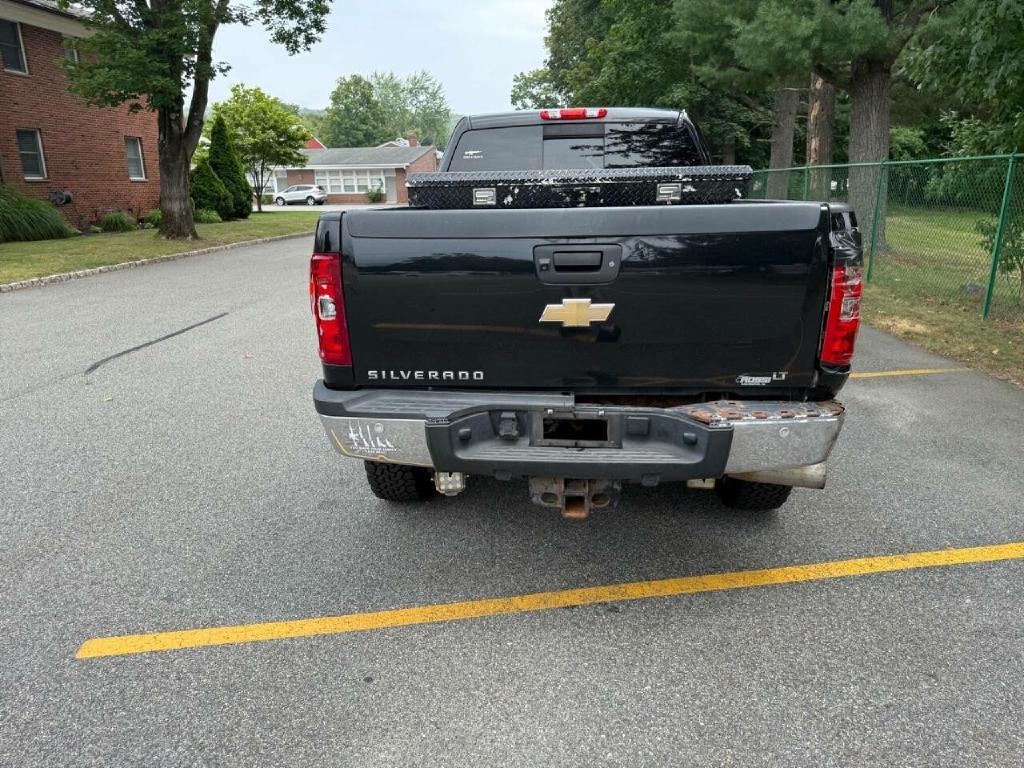 Chevrolet Silverado 2500HD LT Crew Cab 4WD 2011